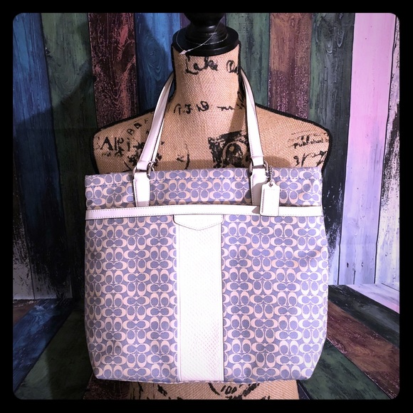 Coach Handbags - COACH BLUE JEAN HOBO BAG❤️❤️❤️